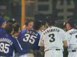 片岡引退試合胴上げ