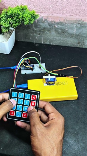 Arduino Keypad Password Lock Project with Servo #shorts