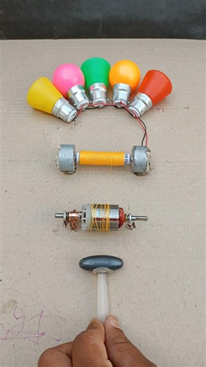 मिनी जनरेटर द्वारा 12 वोल्ट बिजली उत्पन्न किया और पांच बल्ब चालू किया • Dc motor New project