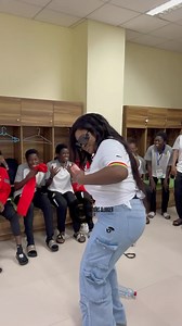 @sista.afia entertained Ghana women’s football team after their finals win against Nigeria 🥳🔥 🎥; @nations_blogger | Ghkwaku