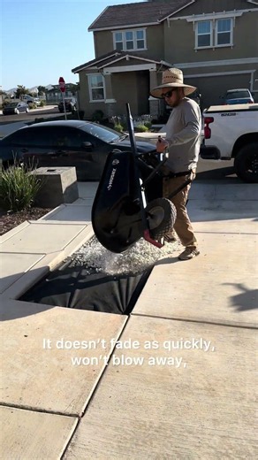 Replacing mulch with Dolomite rock | Easy landscape upgrade #diy #shorts #howto #asmr #youtubeshorts