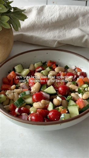 Mediterranean white bean cucumber salad 🤤 easy healthy appetizer or side dish! Recipe below ⬇️