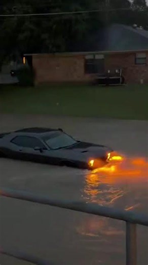 Slow-moving thunderstorms, torrential rain hit Waco, as rain rates neared four inches an hour