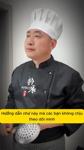 78K views · 977 reactions | 凌 Bí quyết làm cà rốt ngâm chua cay giòn sần sật – cực dễ tại nhà! ️ Ai chưa thử thì xem ngay để ghiền món này!  #CachLamRauCuNgam #MonAnNgon #BepNha #AmThucGiaDinh | Mẹo Hay Mỗi Ngày | Facebook