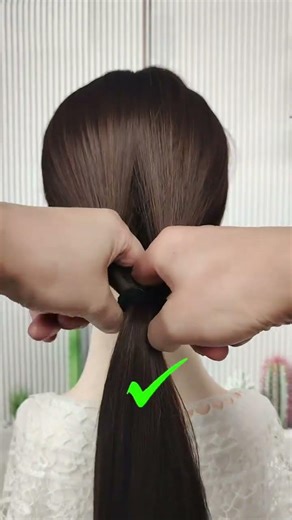 Unlock Quick Hair Ties with Our Gripper Guide