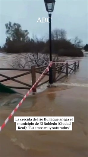 😣 La crecida del río Bullaque anega El Robledo (Ciudad Real). Además, el pantano posiblemente alcance los 200 hectómetros cúbicos, cuando su capacidad es de 183. 🚒 La UME se ha desplegado en la zona y se ha instalado en Alcoba de los Montes. 🎒 Este jueves 12 de febrero se ha suspendido la actividad lectiva en Horcajo de los Montes, Alcoba, Arriba, El Robledo, Pueblonuevo del Bullaque y la Puebla de Don Rodrigo. ℹ️ Toda la información en ABC Castilla-La Mancha a través del enlace de la bio #ca