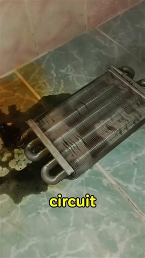 How can a hydraulic flushed by this liquid chimecal? #cleaning | Ciano Enelyn