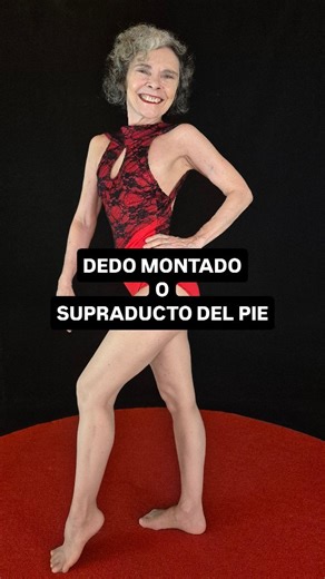 Veronica Lercari on Instagram: "Dedo montado o supraducto del pie #gimnasia #saludable #kinesiologia #terapiafísica #traumatologia"