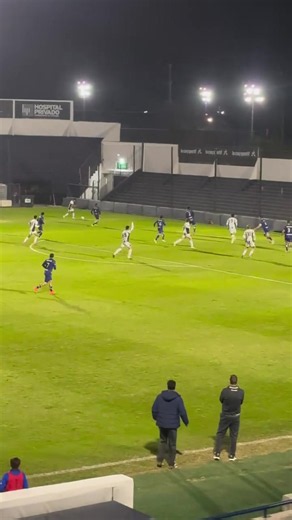 Tristeza cuando no entran estos goles 🥲. #chilena #intento #futbol #football #soccer