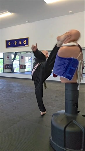 Learn the Question Mark Kick #martialarts #shorts