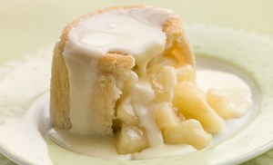 Charlotte aux poires pour 8 personnes - Recettes - Elle à Table