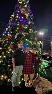 Looking for the best holiday shows in Pigeon Forge? 🎄🎁 We visited Dolly Parton’s Stampede, Pirates Voyage and The Comedy Barn and they absolutely made our trip. These shows fill up fast, so grab your tickets at the link in my bio. #sponsored #DollysStampede #PiratesVoyage #TheComedyBarn | The Everywhere Family