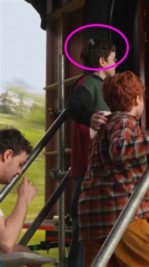 Finding Harry: Weird & Funny Details ⚡️ #harrypotter #hogwarts #wizardingworld #hp #movie