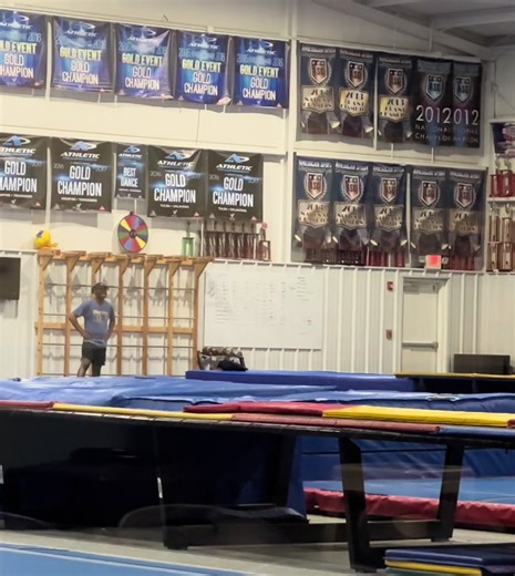 I love cheer!! #fyp#ouch#brokenbigtoe guys diquan yelled at me to stop it was just a tad too late😪