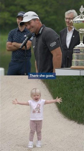 The most wholesome bunker shot you’ll see today 🥹
