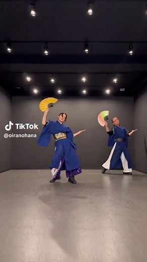 扇子あそび ♪ 開拓者 | 影ぼうの扇子ダンス