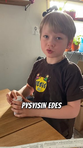 Onko sulla jo käytössä echina? Meidän kauppiasperheessä sitä on käytetty jo pienestä pitäen 🥰 Echinacea eli punahattu on monelle syksy-talvikauden luottotuote, ja sitä käytetään perinteisesti vastustuskyvyn tukemiseen silloin kun flunssaa tuntuu olevan liikkeellä joka suunnalla. 🌿🤧 Hyvikseltä löydät hyvin valikoiman auringonhattu -tuotteita! Tervetuloa kaupalle: hyvinvoinnin.fi @avogel_suomi #flunssa #nuha #echinacea #auringonhattu #kauppias #perheyritys #hyvis #hyvinvoinnintavaratalo | Hyvin