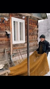 Grandma and grandpa washing together. | Pure Life style