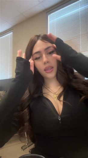 catch me being ur banker | banker talking to billionaire