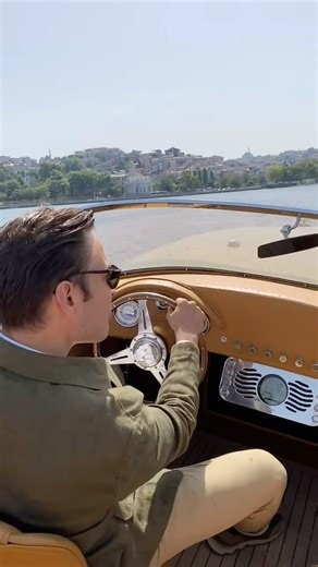 James Bond ride onboard Hermes 🍸 | classicboats