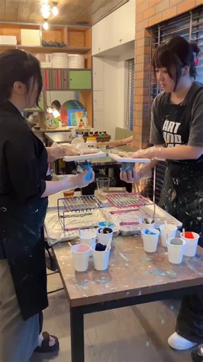 アート体験型カフェで特別な思い出を作ろう