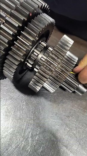 18 speed Eaton transmission main shaft rebuild in a trade school.