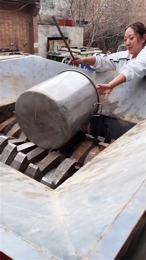 Double Shaft Shredder Machine for Efficient Material Processing