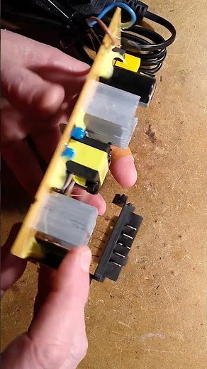 Inside an Aldi/Ferrex 20/40V charger