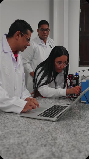 Institución Universitaria de Barranquilla on Instagram: "La IUB da un gran paso hacia el futuro con la inauguración oficial del laboratorio de física más moderno de la ciudad🧑‍🔬 Un espacio que impulsa la innovación, el conocimiento y la ciencia. ¡El futuro ya está aquí! 🚀🔬 #LaboratoriodeFisica #LaboratorioIUB"