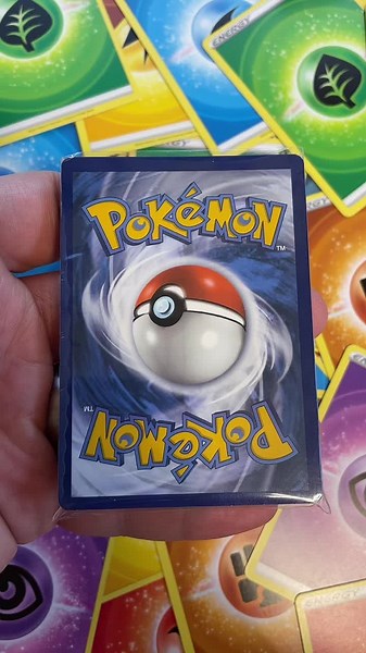 How about this cheeky little Eevee in 3D?#pokemontcg #pokemon #pokemoncards