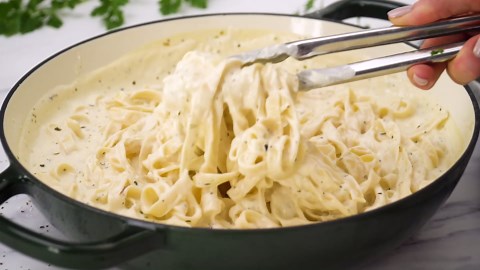 How to Make the BEST Alfredo Sauce