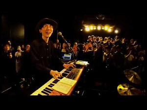 Kan Sano - C'est la vie feat. 七尾旅人 (Live at daikanyama LOOP)