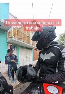 Uber Moto: Llevando a una señora al trabajo