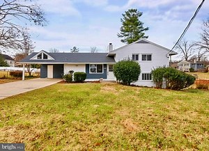 5401 Ferndale St, Springfield, VA 22151 - MLS VAFX2282776 - Coldwell Banker