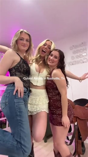 planning for spring break but have no idea where to stay? check out our ✨pretty in pink✨ listing that’s 10 minutes close to broadway but far enough for you to sleep comfortably at night, FREE parking, pool, and a whole bunch more 🥰 comment PINK for the link! 💗 thank you for staying with us, @Cassidy !!! 🫶