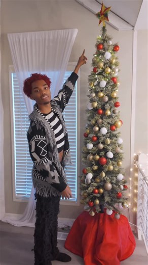 Teontee Loves on Instagram: "Gave my tree some high heels…"