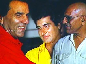 1.8M views · 49K reactions | Watch the silver jubilee #celebration of the Hindi film #Loha featuring #Dharmendra, Amrita Singh, Amrish Puri, and Shatrughan Sinha. A silver jubilee is celebrated when a movie is shown continuously in cinemas in one city for 25 straight weeks without any interruptions. #AmritaSingh #AmrishPuri #ShatrughanSinha #SilverJubilee #90sBollywood #OldBollywoodMovies | Lehren | Facebook