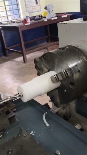 lathe machine me drilling kese kare #mechanical #machanicalengineering