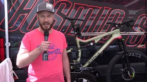Daniel von Cosmic Sports hat uns in Riva das neue Redpoint von Salsa Cycles gezeigt. Was haltet Ihr vom All Mountain der US-Schmiede? | BIKE Magazin