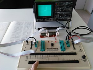Beckman Indrustrial Scopemate 2 IC and Component Tester(Huntron Track)