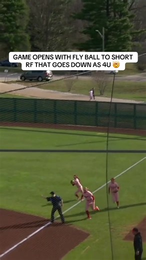 The wind helped lead to this rare putout 👀 | flyball game