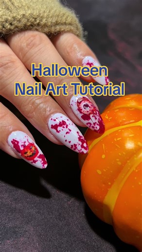 Follow this tutorial and you can create spooky Halloween nails at home!@GellenOfficial @Gellen Pro #