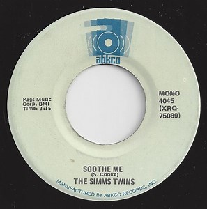 The Simms Twins - Soothe Me / Movin' And A Groovin'