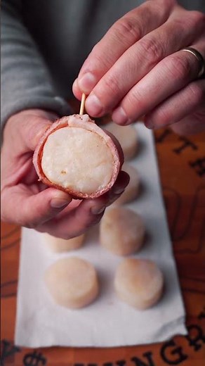 Maple Bourbon Bacon Wrapped Scallops #recipe