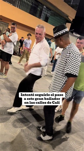 Intenté seguirle el paso a un gran bailador en las calles de Cali