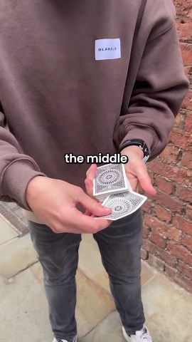 Understanding a simple card magic technique