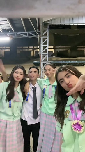 completers 🥰 #movingup2024 #fyp #aphs #completers @Ashley @gabrr @Mols