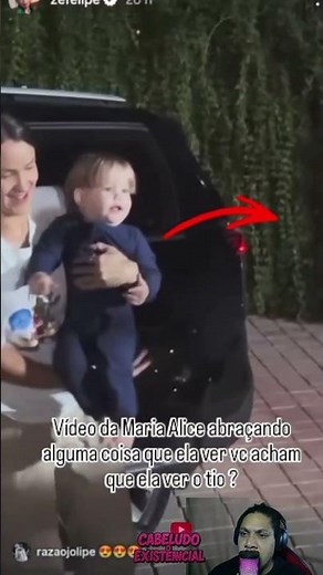 👀✨ Maria Alice abraçando o “invisível”?! 😱🫣 #misterio #curiosidades #famosos #shorts