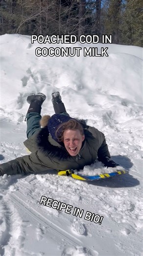 POACHED COD IN COCONUT MILK This super quick and easy meal is perfect for the days when you are running short on time. Made in one pan on the stovetop, this poached cod is cooked in coconut milk for a flavorful dish made with just a handful of simple ingredients. Ready to serve in just 20 minutes. Fish is super quick to cook and when it’s poached in coconut milk, and some chili and lime it tastes super amazing! It’s sweet with a hint of sourness and with just the right amount of heat. Poaching l