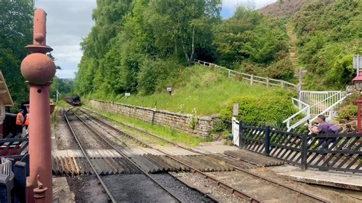 108K views · 1.8K reactions | No. 926 “Repton” powers up the bank into Goathland Station. #nymr #goathland #reptonloco #schoolsclass #trains #steamtrains #railway200 #heritagerailways | North Yorkshire Moors Railway | Facebook